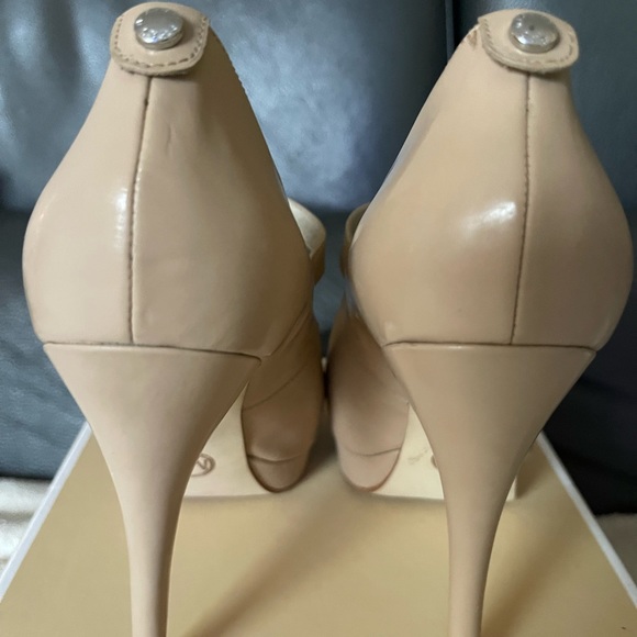 Michael Kors pumps - Picture 2 of 5